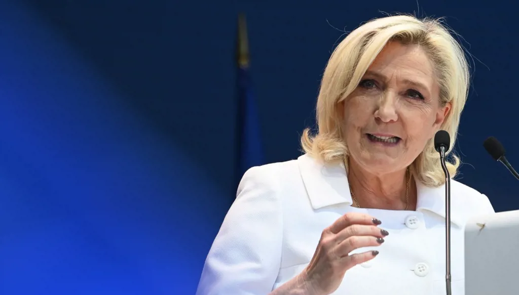 فرنسا... تجمّع لليمين المتشدد يندد بسياسات الهجرة الأوروبية