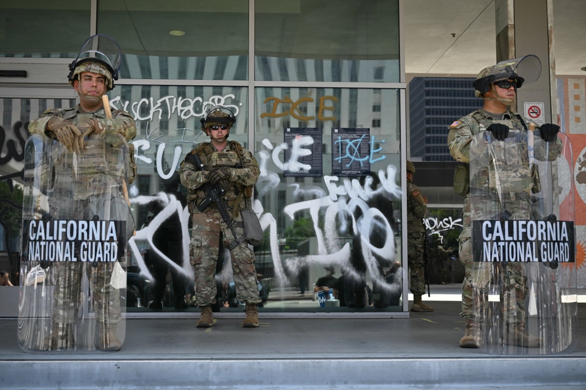 أفراد الحرس الوطني في كاليفورنيا (أ ف ب)