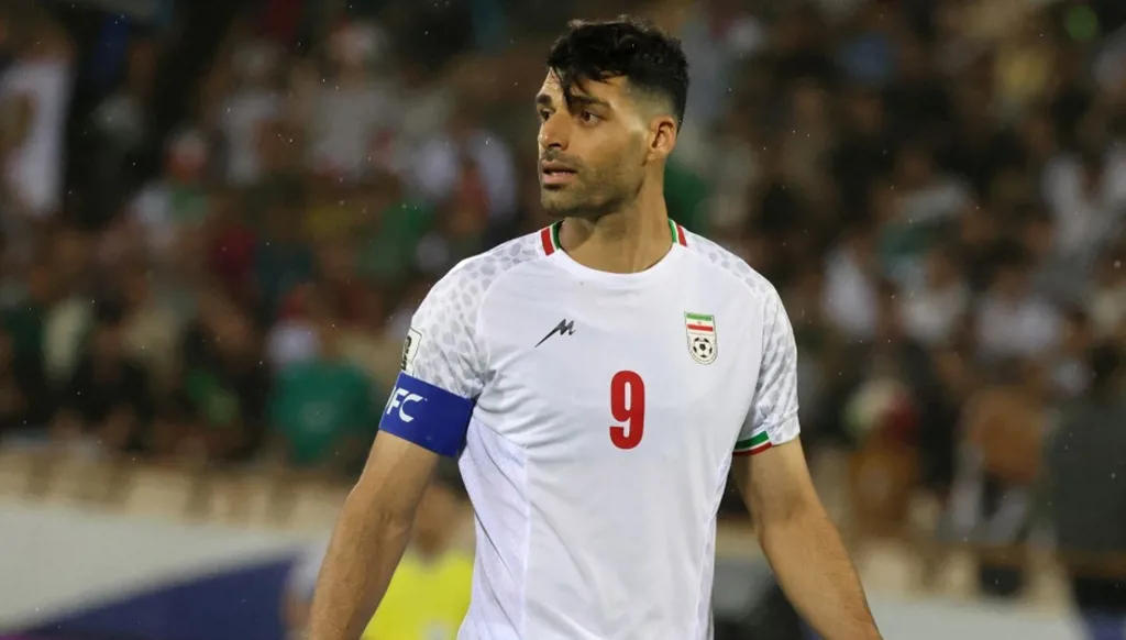 نجم إنتر عالق في إيران بسبب الأوضاع الأمنية