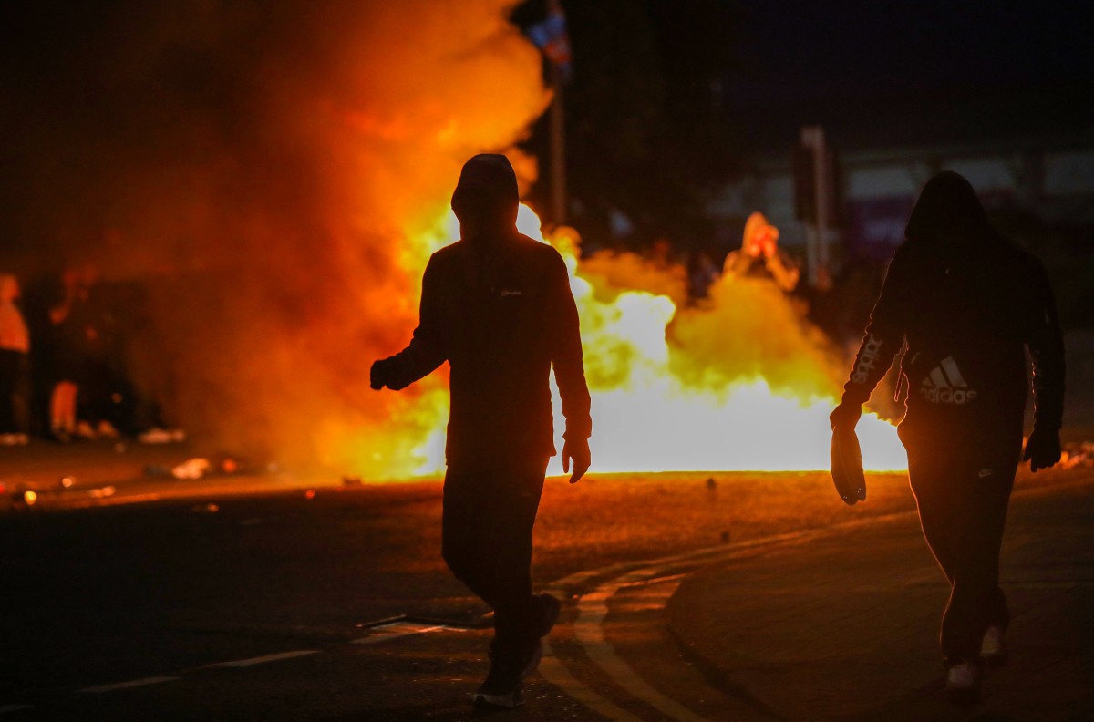 من الاحتجاجات في إيرلندا الشمالية (أ ف ب).