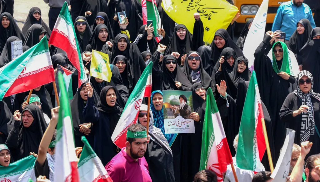 "النهار" ترصد  النبض في ايران بعد الهجوم: رد محتمل لا يرقى إلى مواجهة مع أميركا ولا مشاركة من "حزب الله"