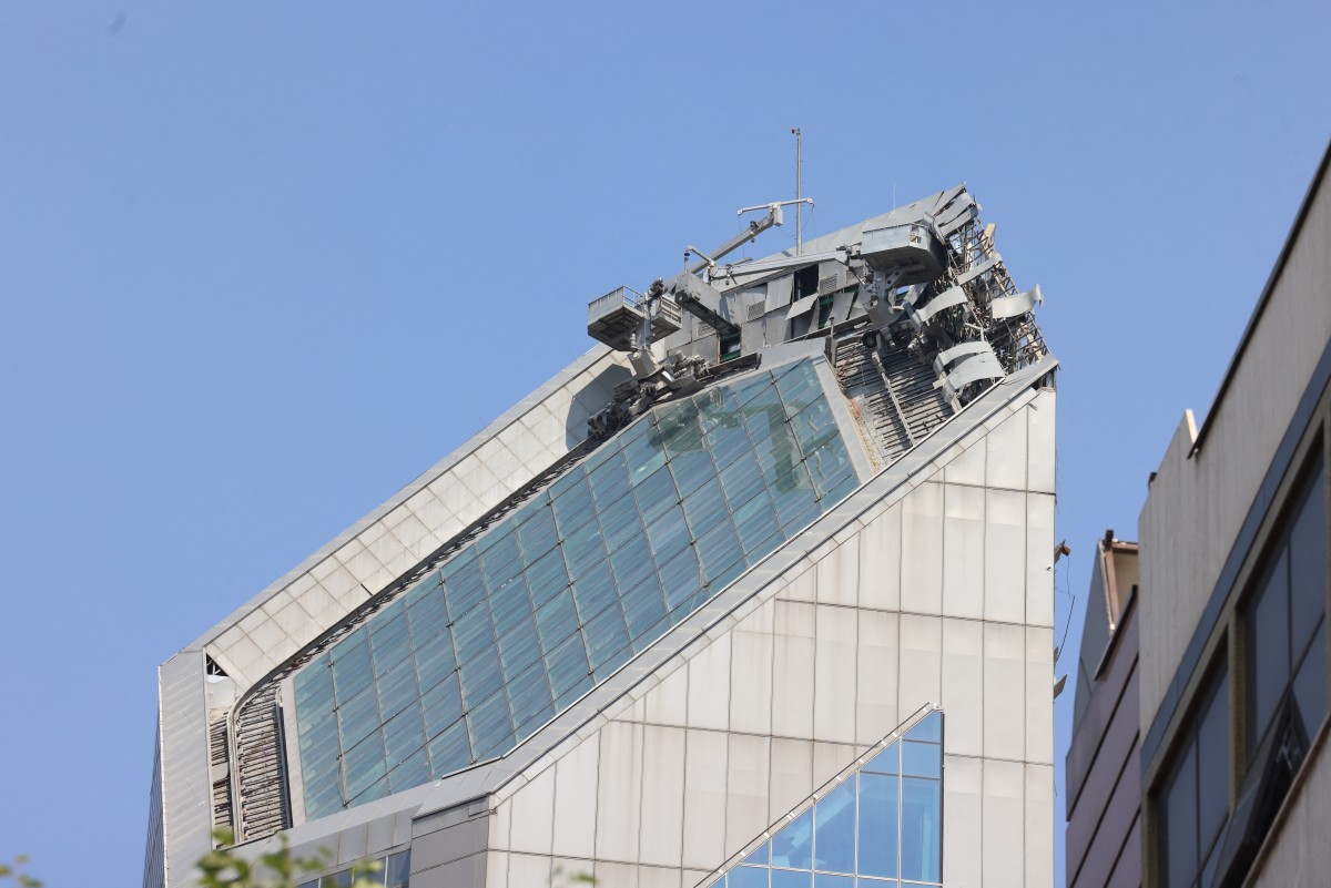 تضرّر مبنى في إيران. (أ ف ب)