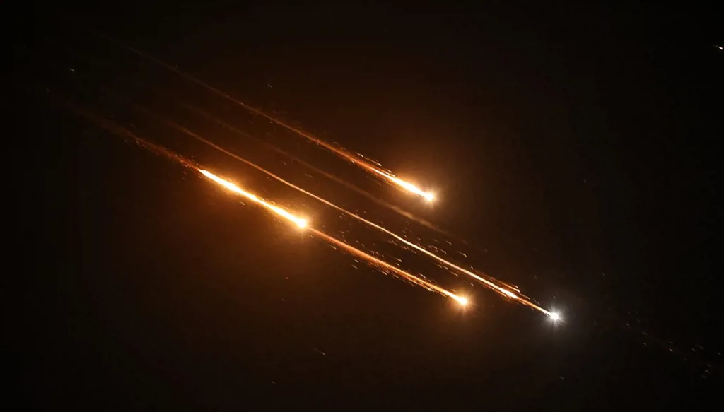 الهجوم على إسرائيل... الحرس الثوري يطلق عملية "الوعد الصادق 3"