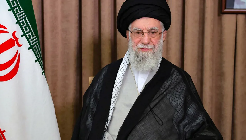 أول تعليق لـخامنئي بعد الهجوم الإيراني على إسرائيل صباح اليوم... ماذا قال؟