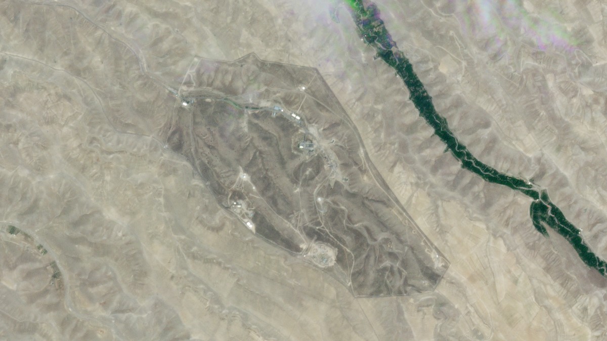 قاعدة صواريخ جنوب مدينة تبريز في إيران (أ ف ب). 