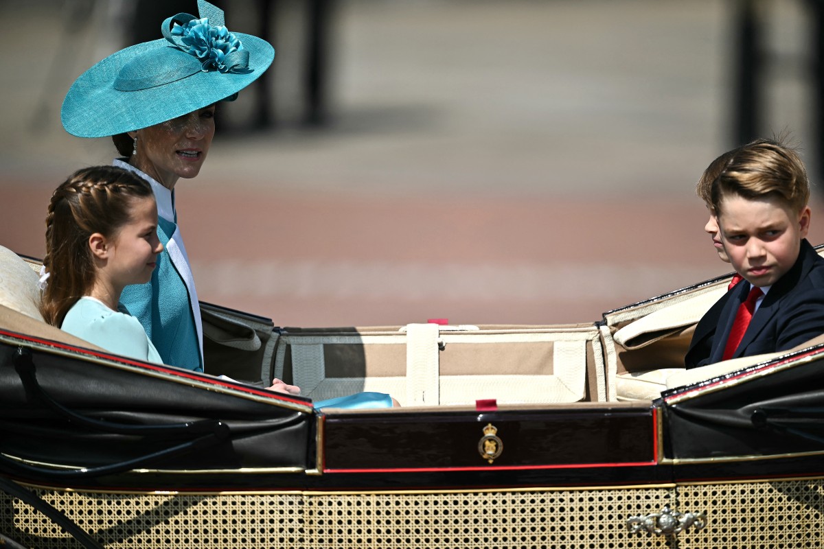 الأميرة كيت ميدلتون مع أولادها (أ ف ب)