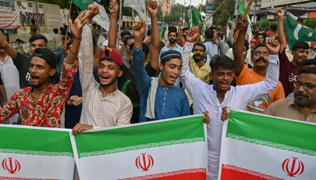 هل دخول باكستان في الصراع الإيراني-الإسرائيلي انعكاس للموقف الروسي-الصيني أم دفاع عن أمنها القومي؟