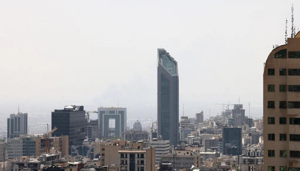 نتنياهو يؤيدها... "أكسيوس": ترامب غير مقتنع بفكرة تغيير النظام في إيران