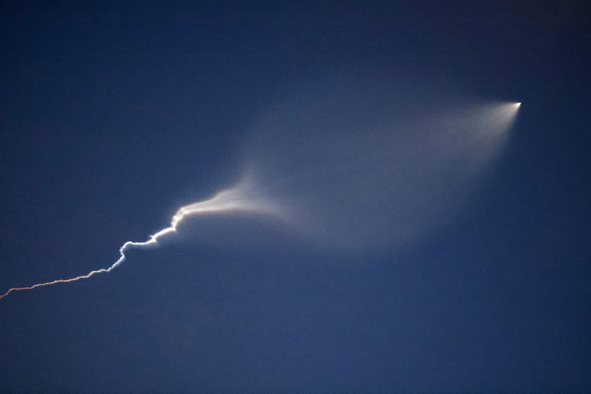 صاروخ إيراني باتجاه إسرائيل (أ ف ب)