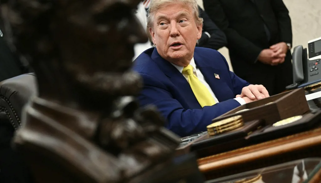 "وول ستريت جورنال": ترامب وافق على خطط لمهاجمة إيران دون إصدار أمر تنفيذ