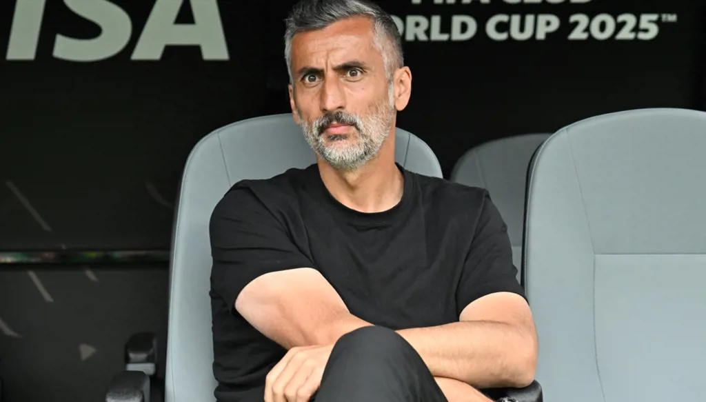 هل يصبح ريفيرو أول ضحايا الأهلي بعد مونديال الأندية؟