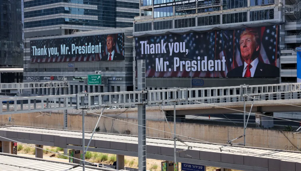 الهجوم نُفّذ بسبع قاذفات شبح من طراز B2...  وزير الدفاع الأميركي: "دمّرنا البرنامج النووي الإيراني"