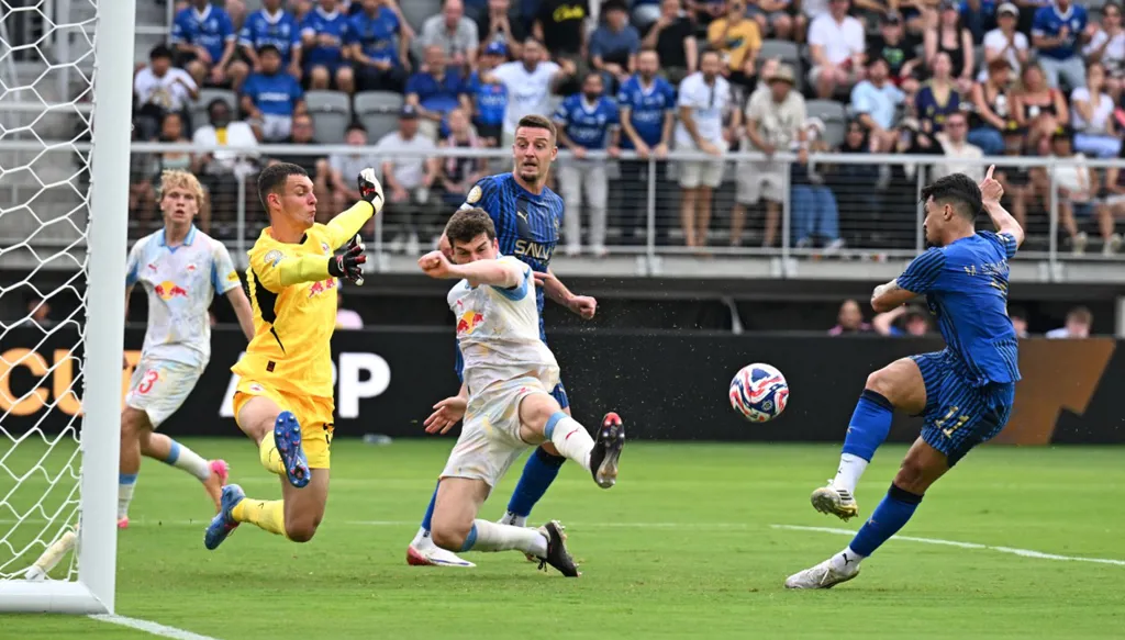 الهلال يكتفي بالتعادل مع سالزبورغ ويحافظ على حظوظه بالتأهل