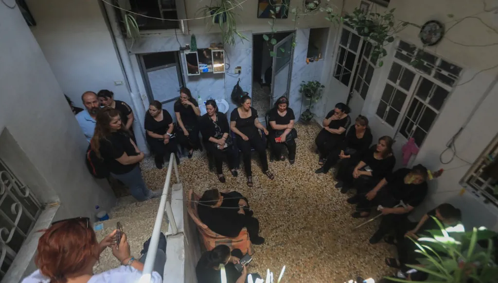 مسيحيون خائفون بعد تفجير الكنيسة في دمشق... "ما هذا الكره كلّه؟"