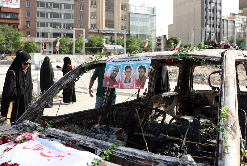 مقتل ثلاثة من موظفي الإغاثة في طهران (ا ف ب)