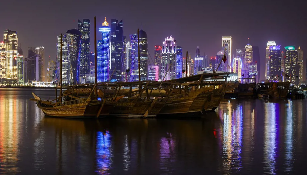 دول خليجية تعلن إعادة فتح مجالها الجوي بعد تعليق قصير