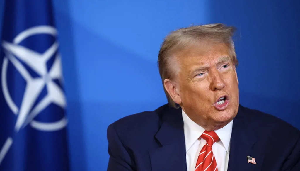 ترامب: برنامج إيران النووي عاد عقوداً إلى الوراء