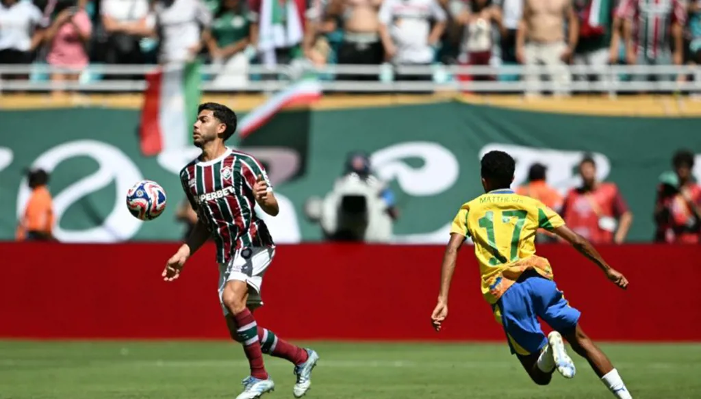 فلومينينسي يبلغ ثمن نهائي كأس العالم للأندية بالتعادل مع صن داونز