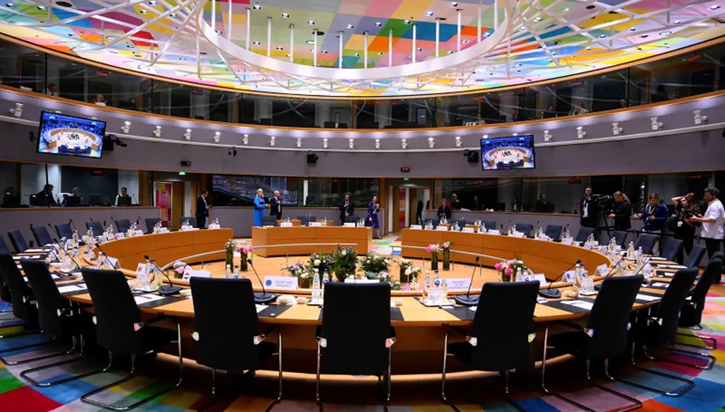 الاتحاد الأوروبي يمدّد العقوبات المفروضة على روسيا