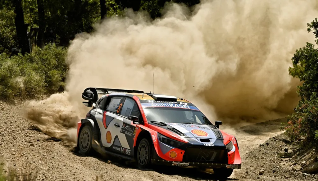 الإستوني تاناك يتجاوز أزمة ميكانيكية ويحصد رالي أكروبوليس