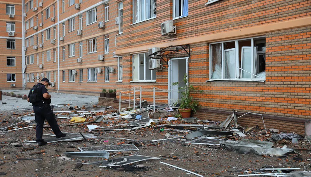 مقتل طيار وفقد مقاتلة "إف-16"... أوكرانيا: إصابة 6 في هجوم جوي كبير شنته روسيا