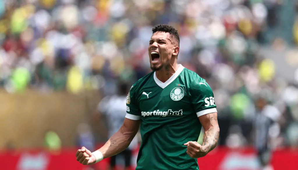 لاعب بـ"نصف ساق" يصنع مجداً مع بالميراس