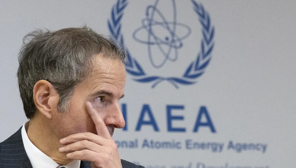 غروسي: إيران قد تتمكن من تخصيب اليورانيوم مجددا في غضون أشهر