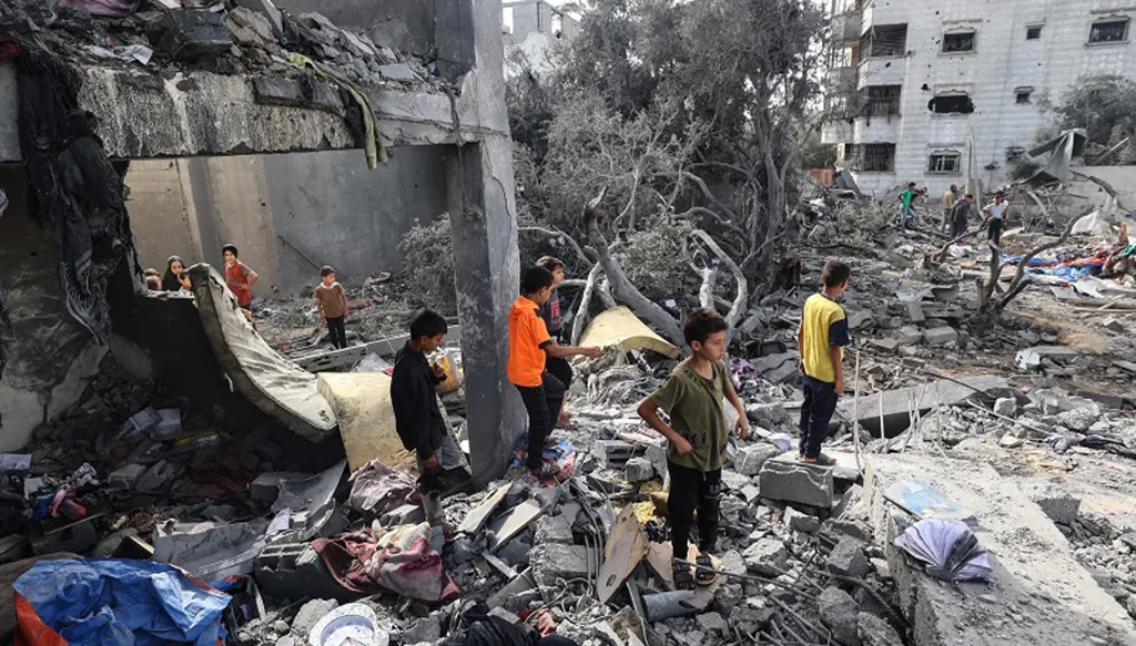 مقتل 33 فلسطينياً بغارات إسرائيلية في غزة