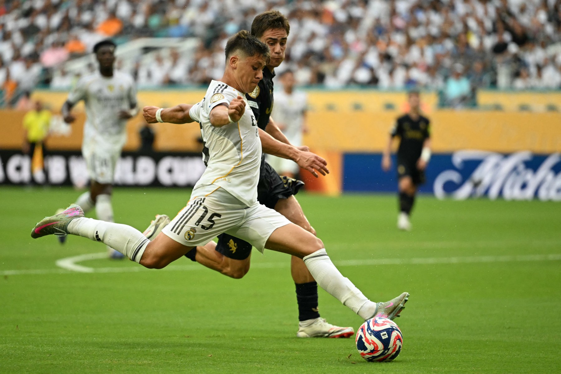 ألونسو يمنح غولر دقائق إضافية. (أ ف ب)