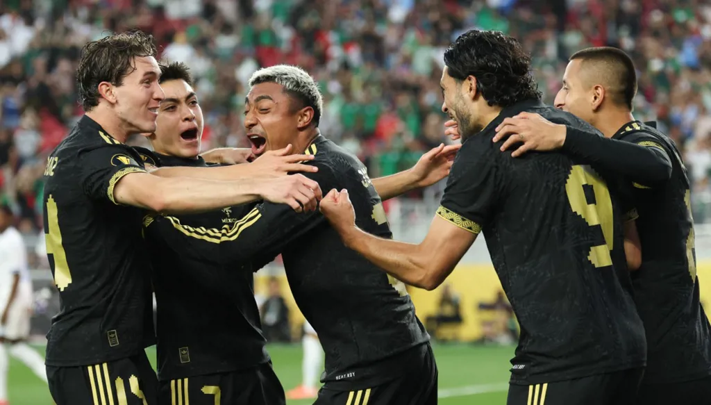 نهائي كلاسيكي في الكأس الذهبية... المكسيك تواجه أميركا من أجل المجد
