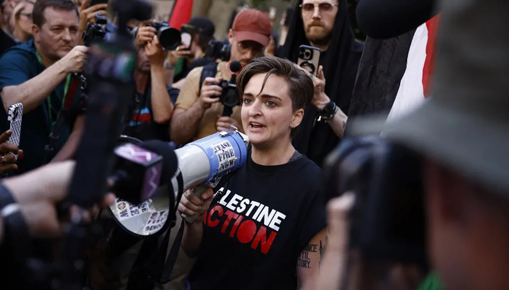 قاض بريطاني يرد طلب تعليق قرار الحكومة حظر مجموعة "بالستاين أكشن" المؤيدة للفلسطينيين