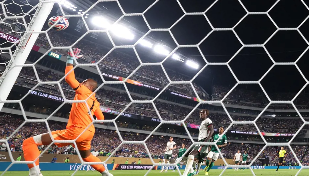 موعد مباراة فلوميننسي ضد تشيلسي في نصف نهائي كأس العالم للأندية