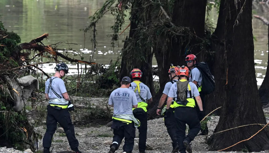 مقتل نحو 78 شخصاً في الفيضانات في تكساس ومواصلة البحث عن مفقودين
