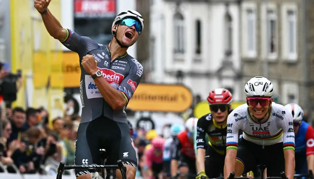 فان در بويل ينتزع صدارة طواف فرنسا