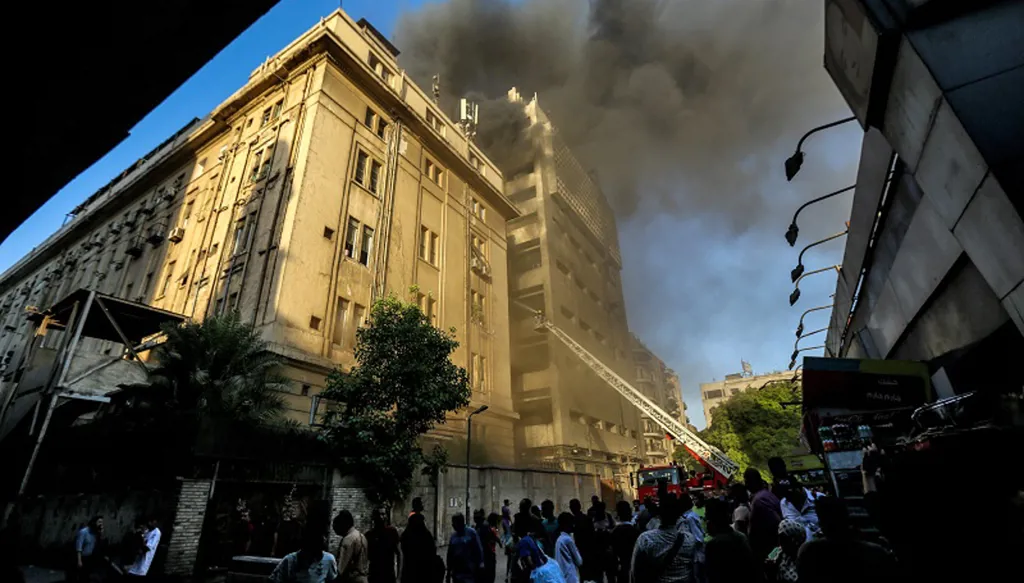 العثور على 4 قتلى من العاملين بسنترال رمسيس في القاهرة والبورصة المصرية تعلّق التداول