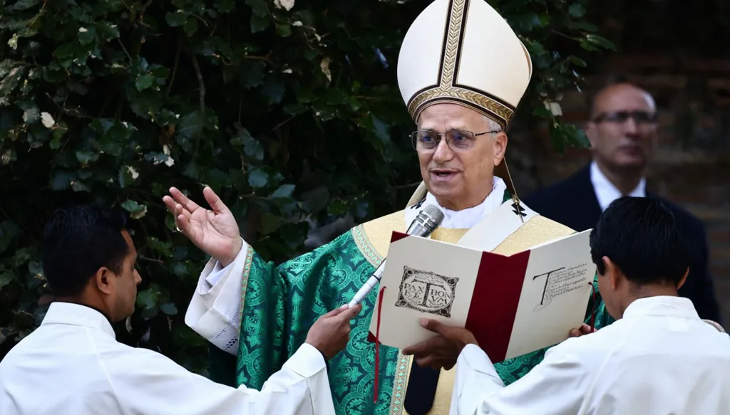 البابا لاوون يقطع إجازته للدعوة إلى اتخاذ إجراءات بشأن تغير المناخ