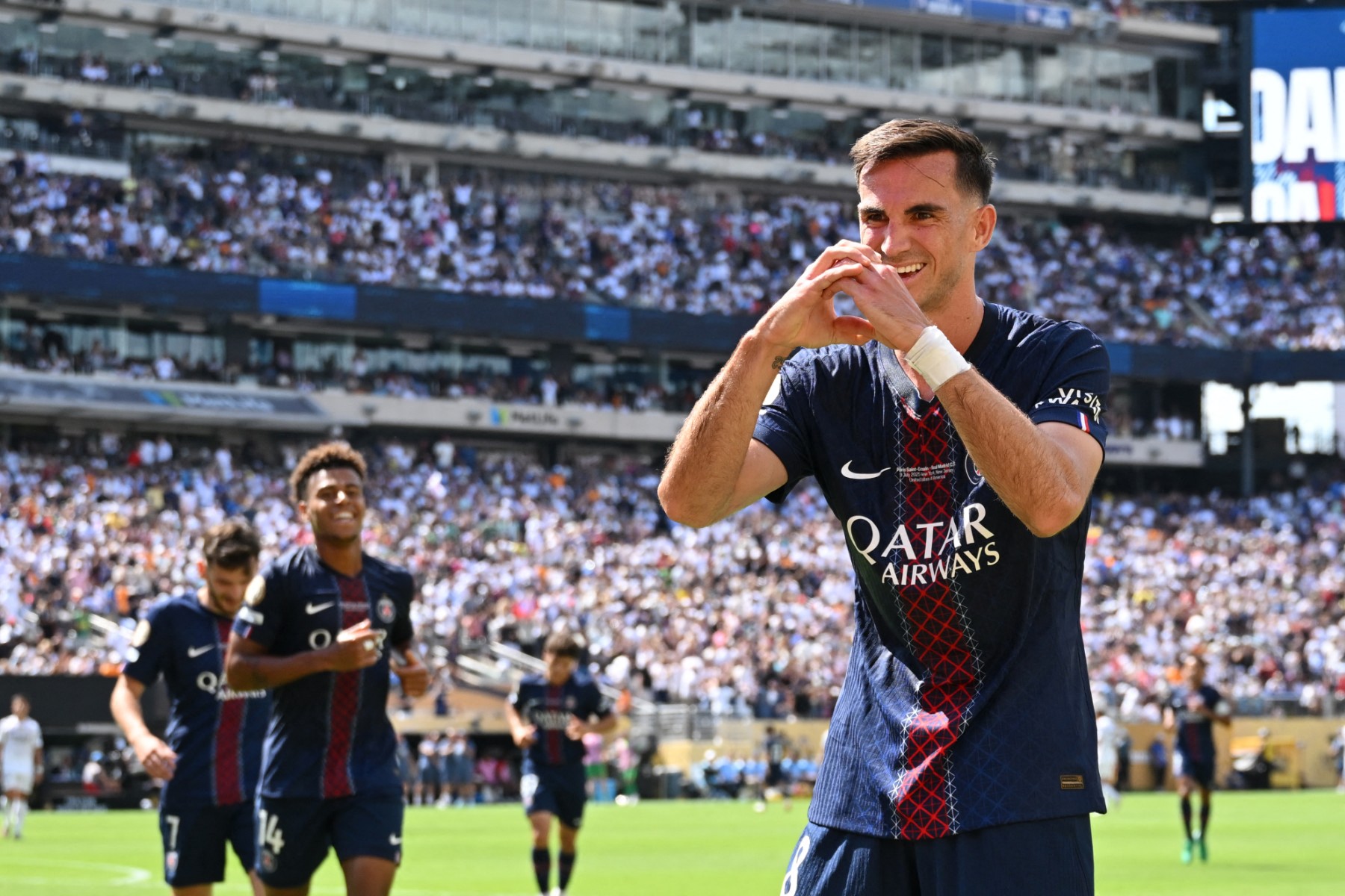 فابيان رويز خلال مونديال الأندية. (أ ف ب)