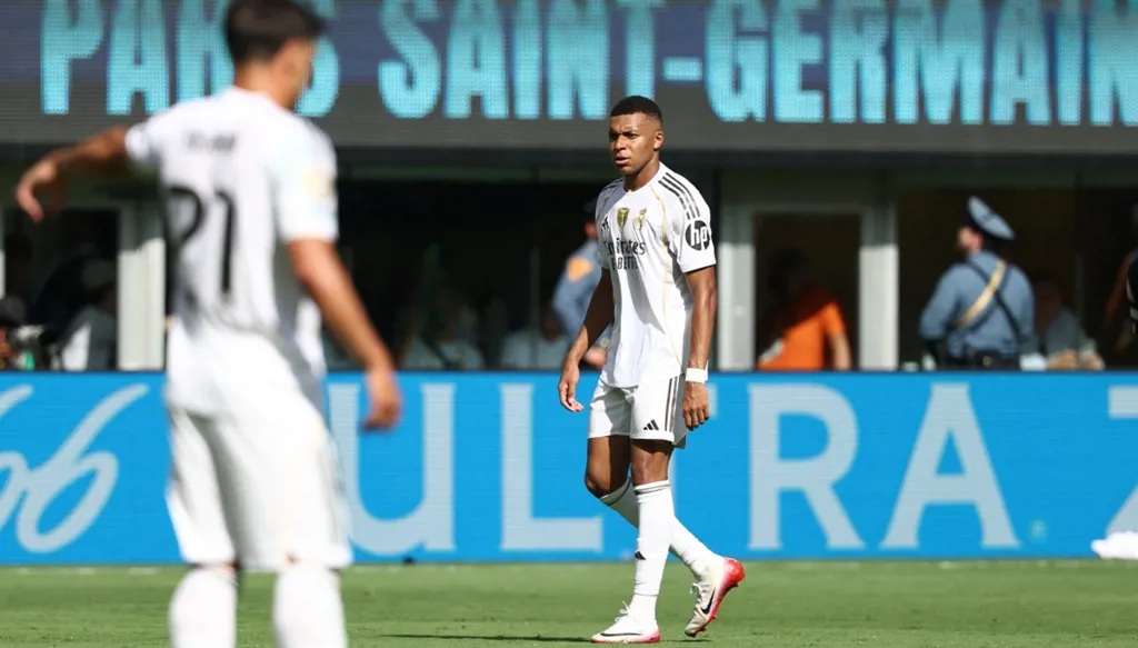 مبابي يتصدر القائمة… نجوم قادوا معارك قانونية ضد أنديتهم