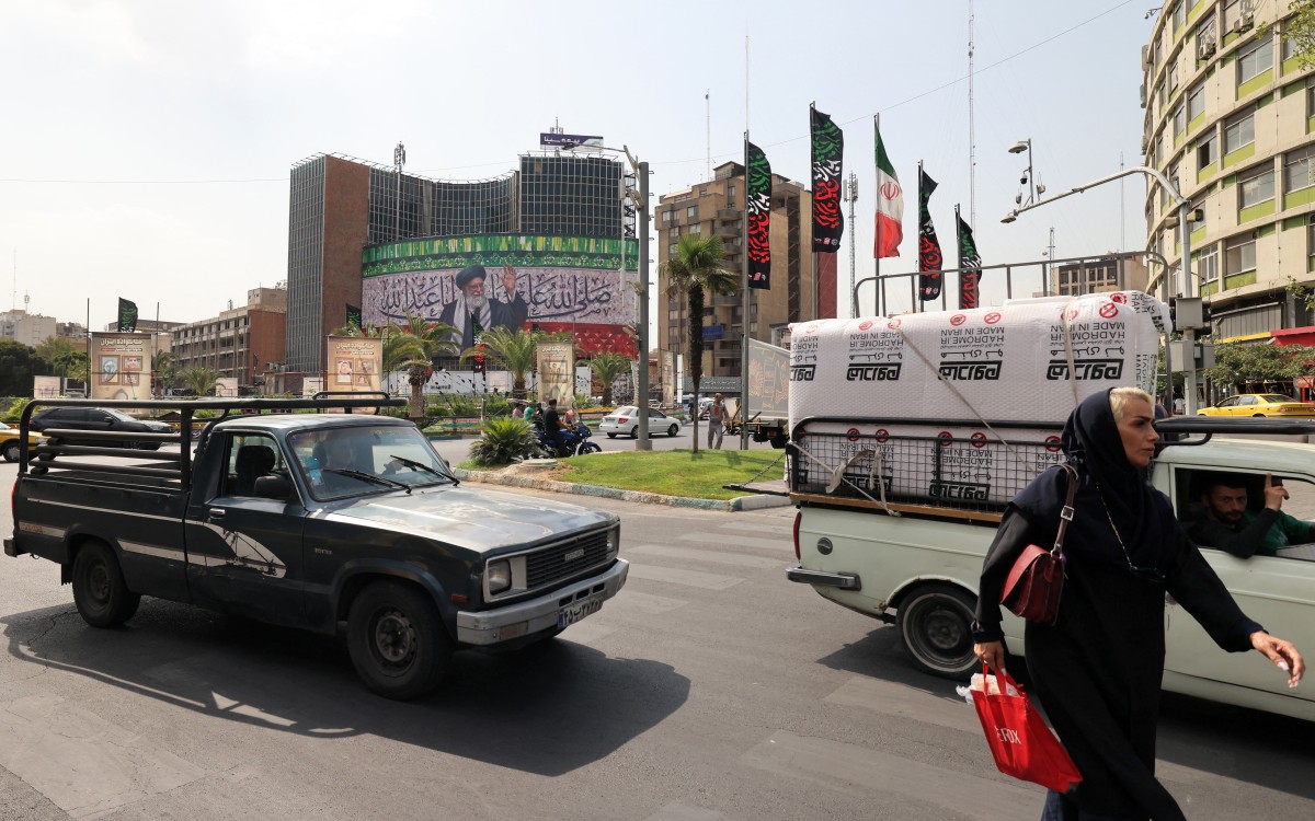 إيرانية في أحد شوارع طهران. أف ب