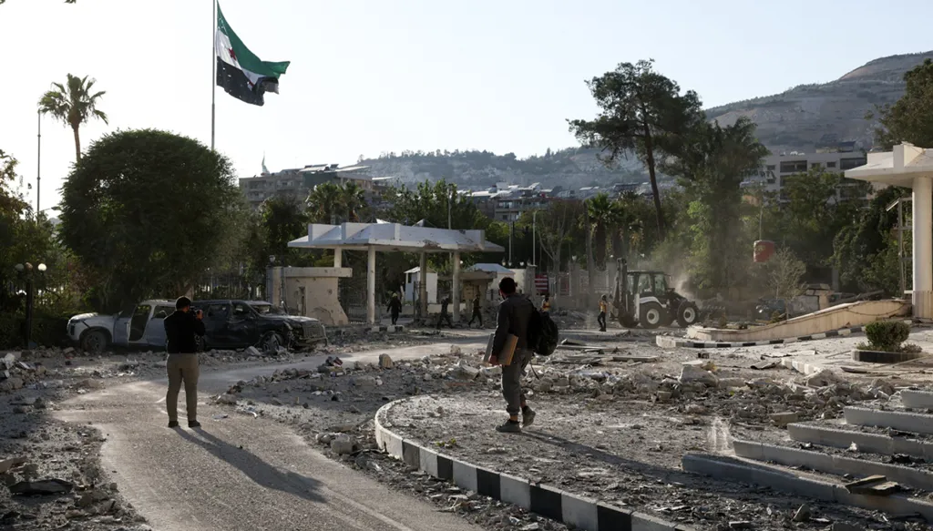 تقرير: سوريا تعيد هيكلة اقتصادها سراً وشقيق الرئيس يقود المهمة