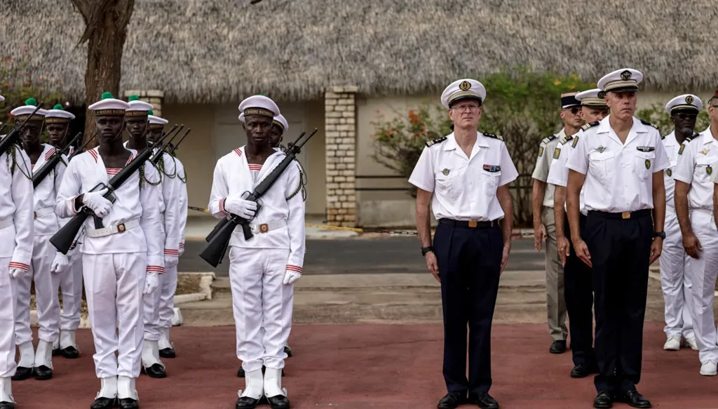 فرنسا تغادر غرب إفريقيا: تحوّلات كبرى تُربك حسابات شمال القارة