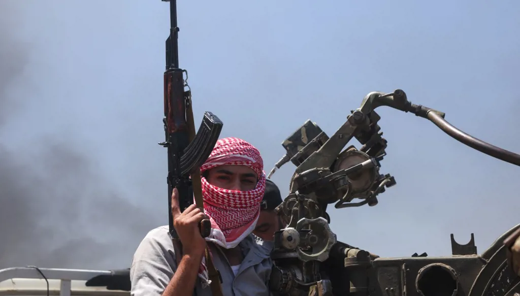 حوادث السويداء... هل تُعطي "حزب الله" ذريعة للتمسّك بسلاحه؟