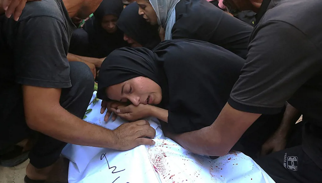 غزة.. مقتل 60 فلسطينياً بينهم 35 من طالبي المساعدات بنيران الجيش الاسرائيلي