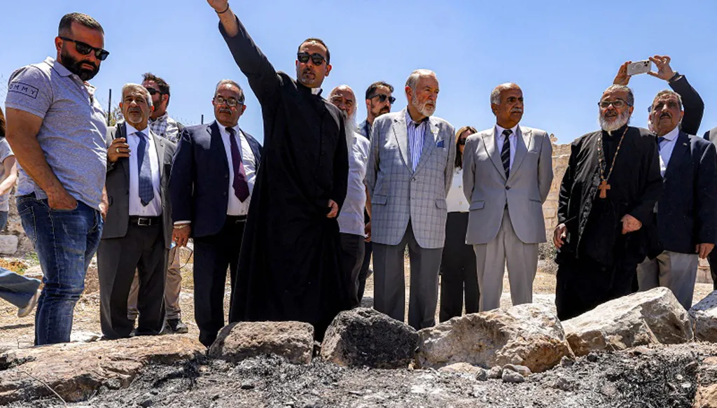 الضفة الغربية... السفير الأميركي يدعو إلى محاسبة مهاجمي كنيسة القديس جاورجيوس في الطيبة