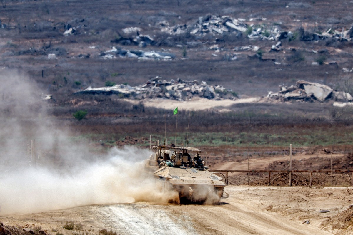 آلية عسكرية إسرائيلية في غزة (أ ف ب).