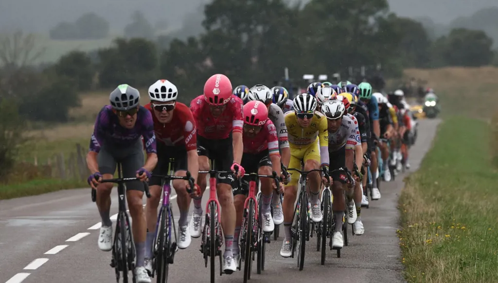 كايدن غروفز يقتنص أسرع توقيت في المرحلة قبل الأخيرة من طواف فرنسا