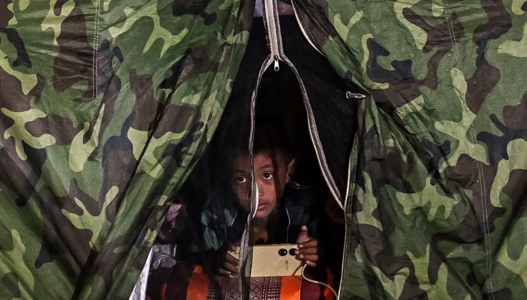 رغم دعوة ترامب لوقف إطلاق النار... تبادل للقصف بين تايلاند وكمبوديا