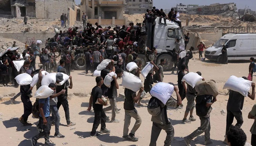 إسرائيل تؤكد توزيع حمولة 120 شاحنة مساعدات في غزة... غوتيريش: لعدم استخدام الجوع كسلاح حرب