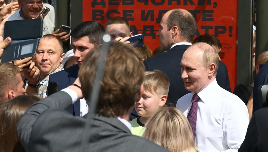 في وجود بوتين... مسيرات أوكرانية تستهدف سان بطرسبرغ الروسية