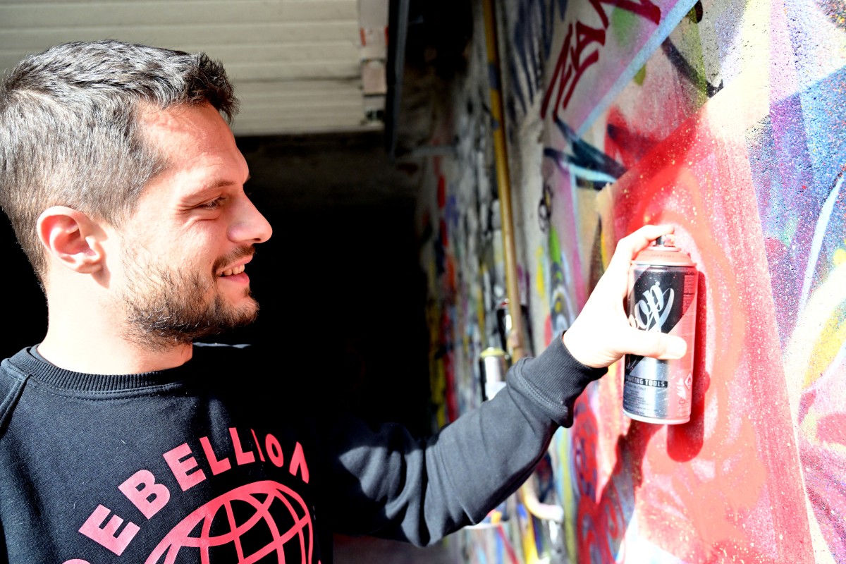 رسومات على جدران ساراييفو (ا ف ب)